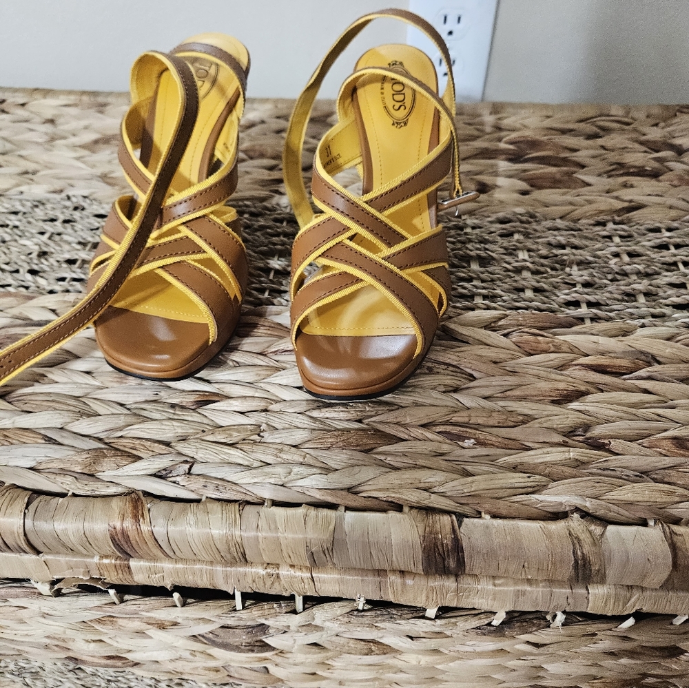 Tod's sandals